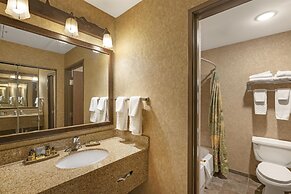 Best Western Plus Kelly Inn & Suites
