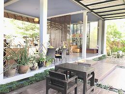 The Living Pool Villas