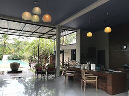 The Living Pool Villas