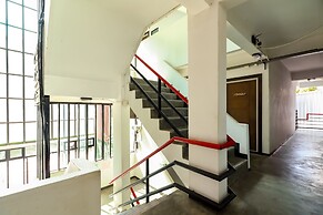 OYO 412 7 Days Hotel
