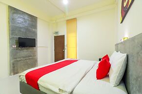 OYO 412 7 Days Hotel