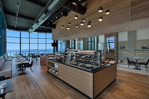Herbert Samuel Okeanos Suites Herzilya