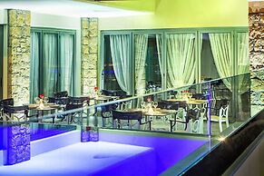 Core Hotel Polychrono