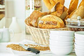 Core Hotel Polychrono