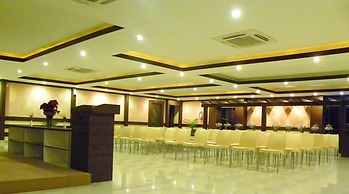 Seashell Residency & Restaurant