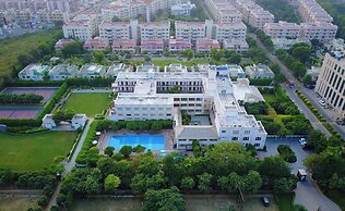 TreeHouse Hotel Club & Spa