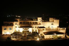 TreeHouse Hotel Club & Spa