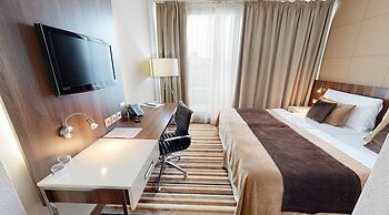 Business Hotel Astrum Laus