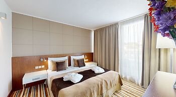Business Hotel Astrum Laus