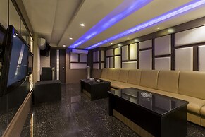 Almadera Hotel Makassar