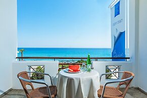 Xenios Dolphin Beach Hotel