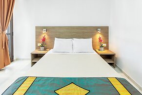 Xenios Dolphin Beach Hotel