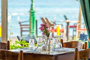 Xenios Dolphin Beach Hotel