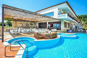 Xenios Possidi Paradise Hotel