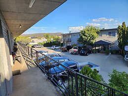 Crest Motor Inn