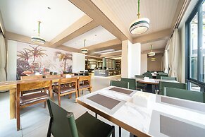 Howard Johnson by Wyndham Phuket Naiyang