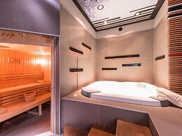 Ibis Styles Hyères Rooftop & Spa