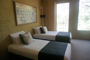 Madison Spa Motel - Adults Only