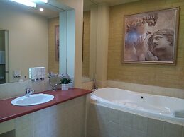 Madison Spa Motel - Adults Only