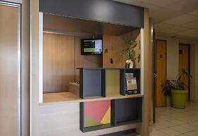 B&B HOTEL Pau Lescar