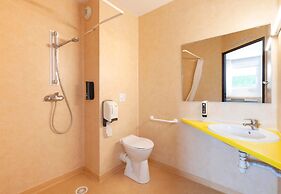 B&B HOTEL Pau Lescar