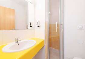 B&B HOTEL Pau Lescar