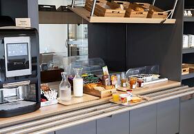 B&B HOTEL Pau Lescar