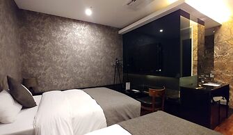 SR Hotel Sadang