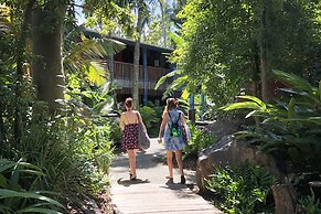 Magnums Airlie Beach