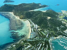 Magnums Airlie Beach