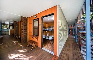 Magnums Airlie Beach