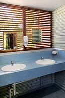 Magnums Airlie Beach