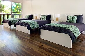 Magnums Airlie Beach