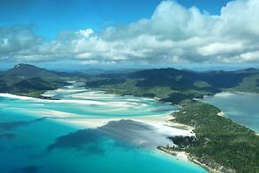 Magnums Airlie Beach