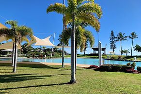 Magnums Airlie Beach