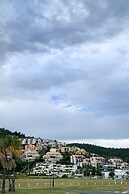 Magnums Airlie Beach