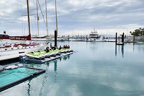 Magnums Airlie Beach
