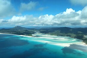 Magnums Airlie Beach
