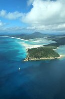 Magnums Airlie Beach