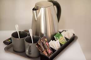 Magnums Airlie Beach