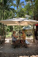 Magnums Airlie Beach