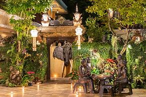 At Chiang Mai Hotel