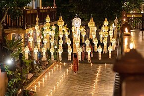 At Chiang Mai Hotel