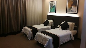 Holiday Villa Hotel & Suites