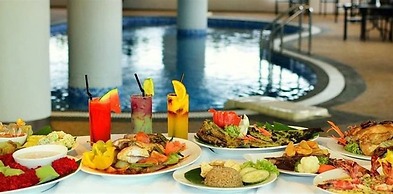 Holiday Villa Hotel & Suites