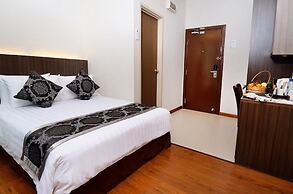 Holiday Villa Hotel & Suites