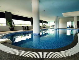 Holiday Villa Hotel & Suites