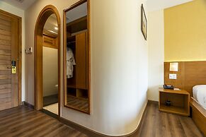 Aroma Beach Resort & Spa