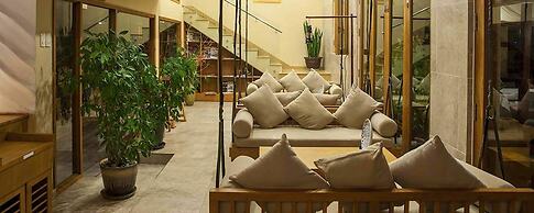 Aroma Beach Resort & Spa