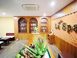 Aroma Beach Resort & Spa